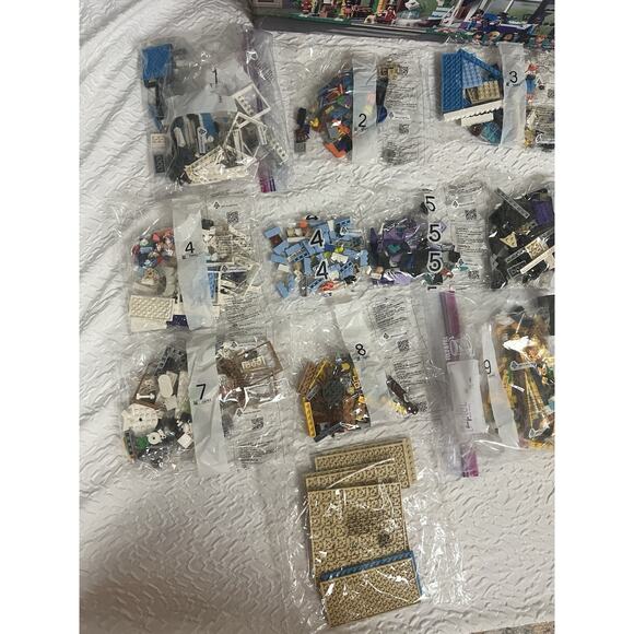 LEGO FRIENDS: Downtown Flower and Design Stores (41732) Missing Pieces - Picture 4 of 8